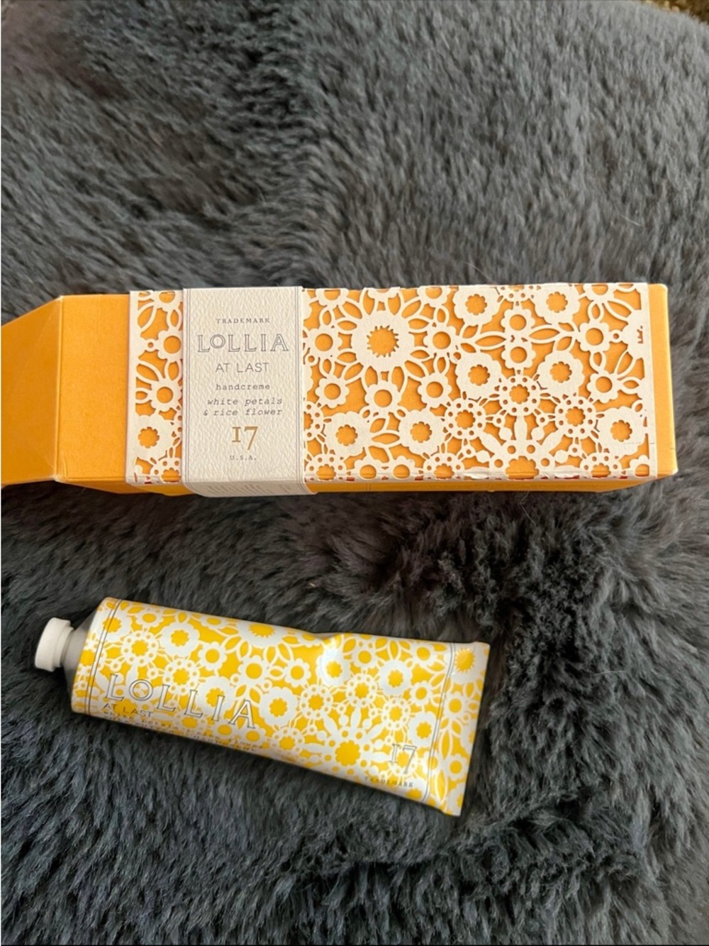 Lollia At Last handcreme white petals and rice flower 4 oz NEW bottle in box